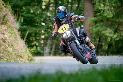 ktm 890 duke avec romain cauquil au Rallye des coteaux 2021 championnat de france des rallyes routiers motos