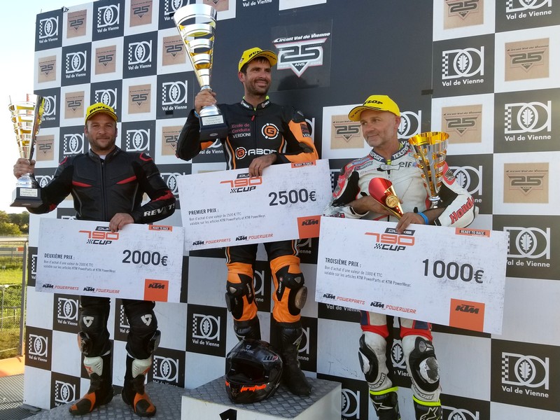 triple CTM 83 Team ktm 790 duke cup 2019